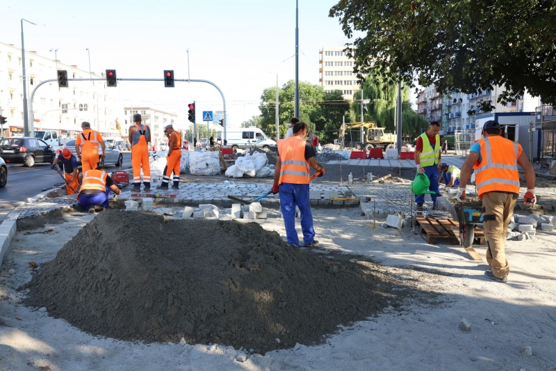11/13 Jak wyglądają roboty na Sikorskiego