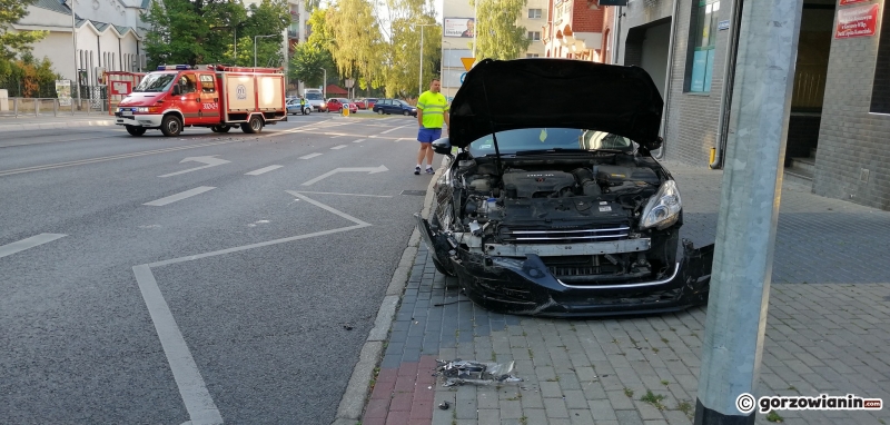 7/13 Wypadek z udziałem śmieciarki na Walczaka
