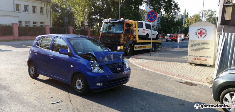11/13 Wypadek z udziałem śmieciarki na Walczaka