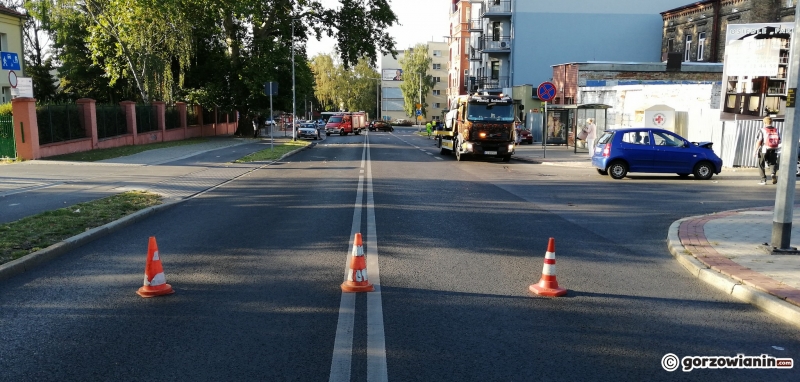 13/13 Wypadek z udziałem śmieciarki na Walczaka