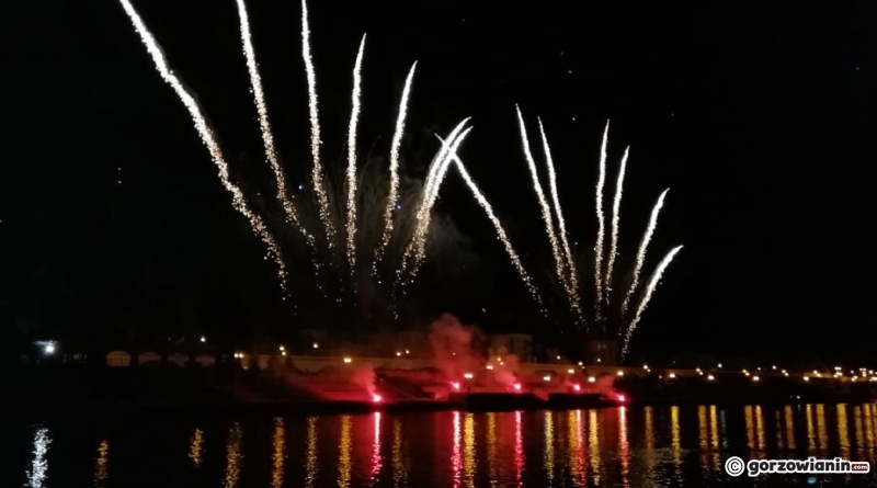 7/10 Pokaz fajerwerków na Koniec Lata Party