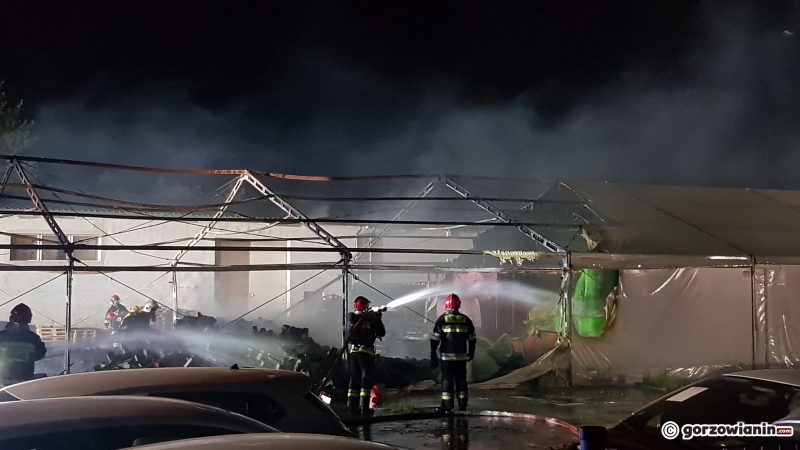 8/10 Pożar hali magazynowej