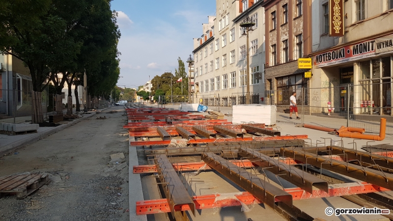 4/13 Budowa deptaka na Sikorskiego