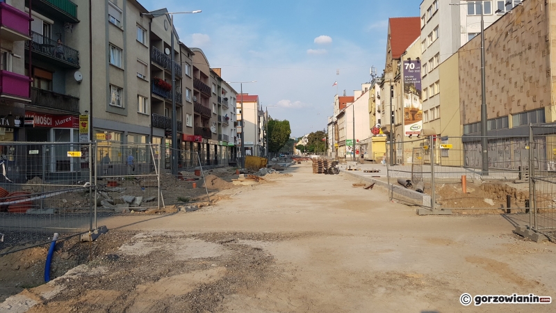 6/13 Budowa deptaka na Sikorskiego