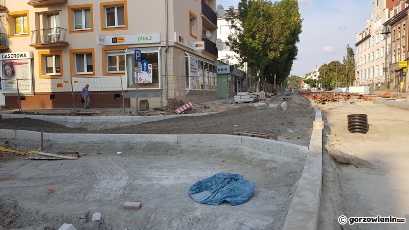 13/13 Budowa deptaka na Sikorskiego