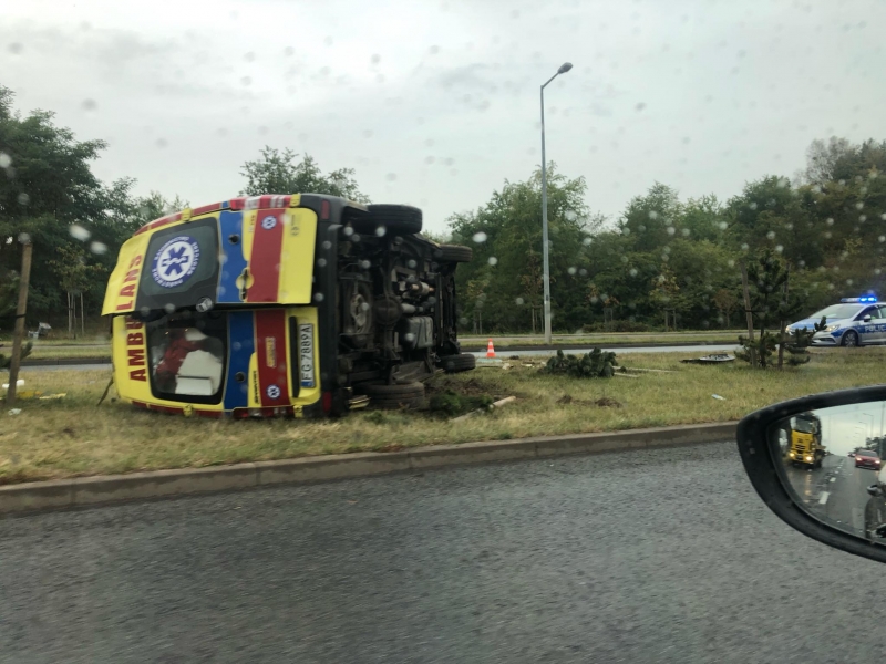 7/8 Dachowanie karetki pogotowia