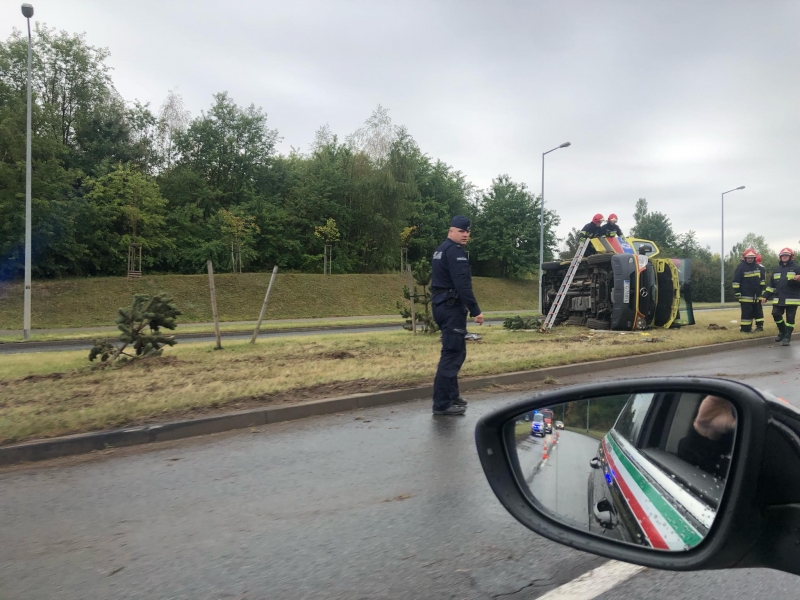 8/8 Dachowanie karetki pogotowia