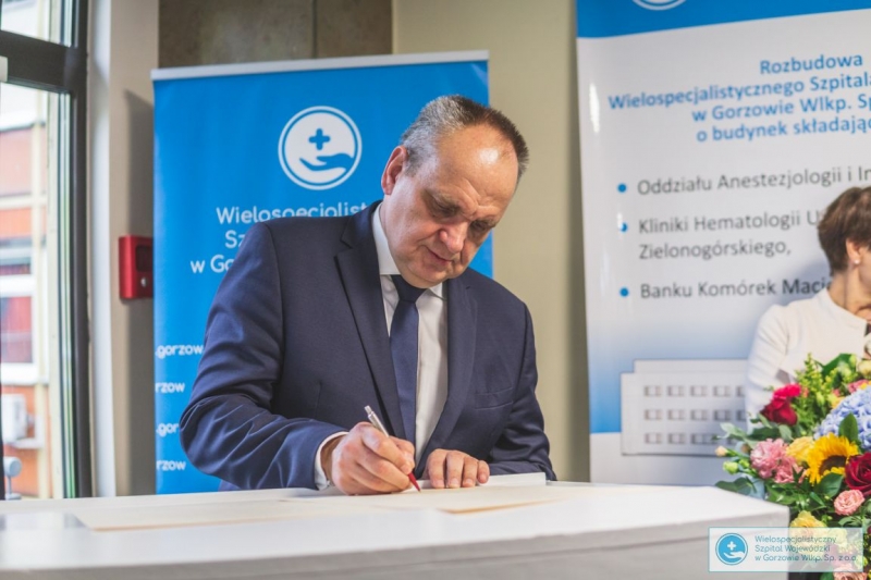 7/15 Akt erekcyjny pod budowę nowego pawilonu medycznego