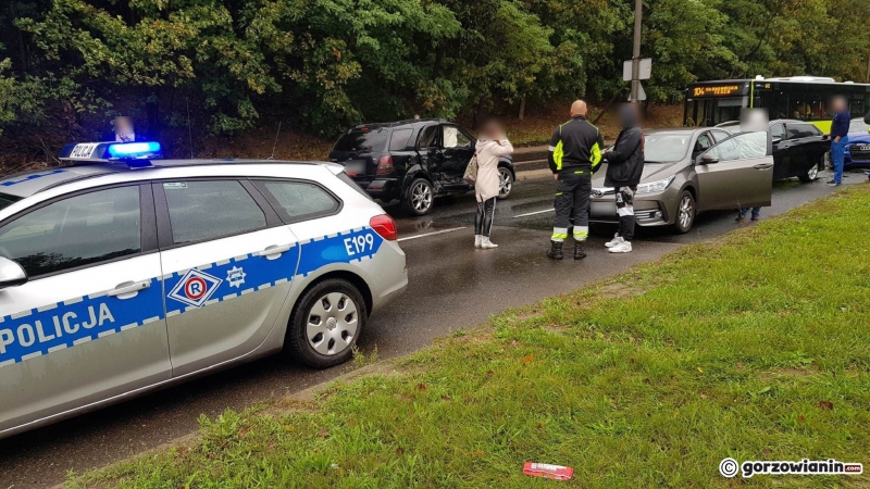 7/7 Dwa wypadki na rondzie Wyszyńskiego