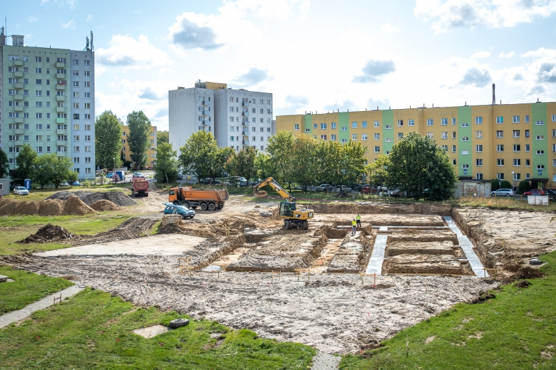 1/3 Budowa fundamentów pod skrzydło SP20