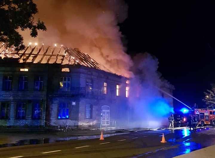 1/6 Pożar starej dyskoteki w Zwierzynie