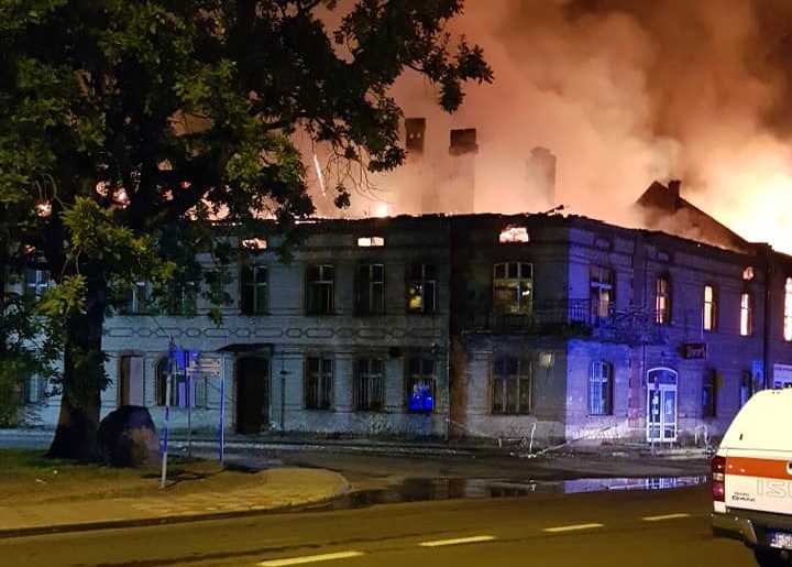 3/6 Pożar starej dyskoteki w Zwierzynie