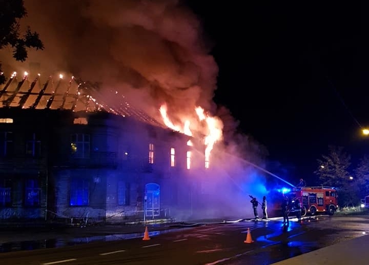 5/6 Pożar starej dyskoteki w Zwierzynie