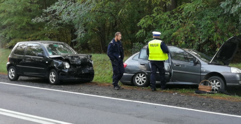 1/4 Volkswagen uderzył w auto marki kia