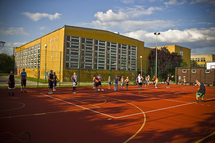 4/21 Akcja NJB DLA DZIECIAKÓW doszła do półmetka