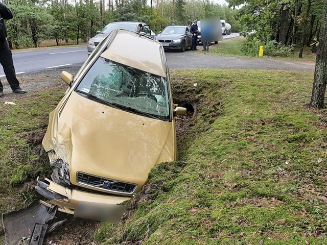 4/4 Groźne zdarzenie drogowe w Boleminie