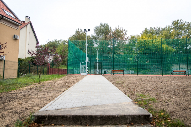 6/9 Nowe boiska przy IV LO