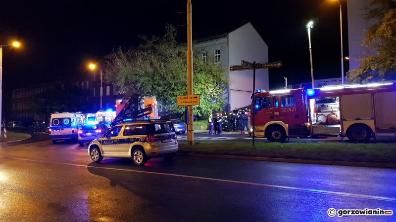 6/7 Policyjny radiowóz zderzył się z peugeotem