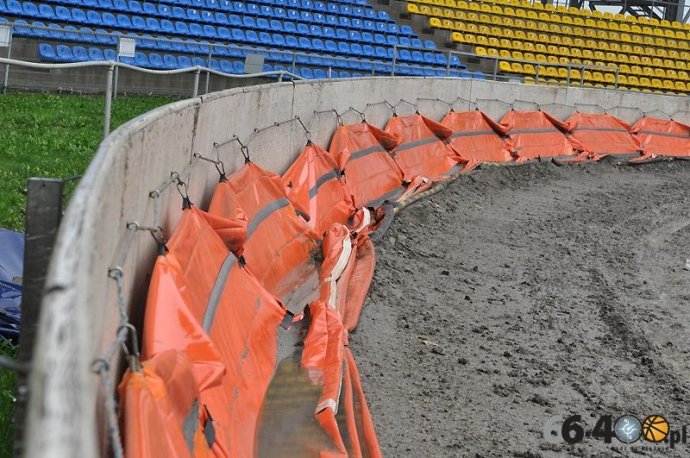 13/31 Stan toru żużlowego - 30.07.2011 godz. 17:00