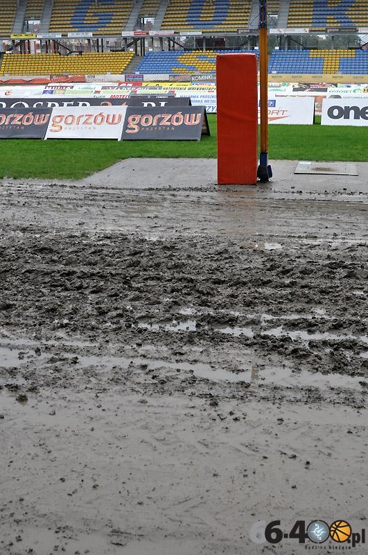 24/31 Stan toru żużlowego - 30.07.2011 godz. 17:00