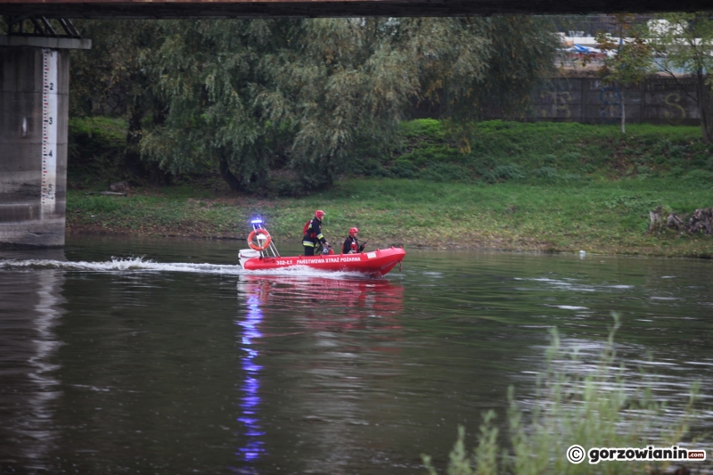 14/15 Poszukiwania mężczyzny, który wskoczył do Warty