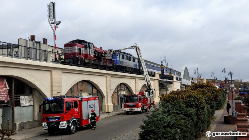 3/7 Awaria lokomotywy na estakadzie kolejowej