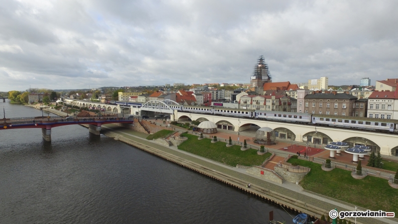 4/7 Awaria lokomotywy na estakadzie kolejowej