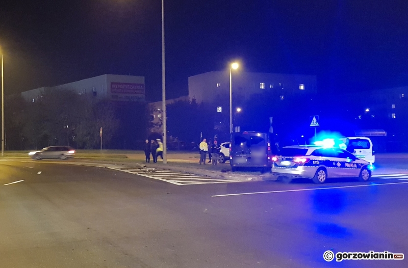 3/7 Wypadek na rondzie Niepodległości