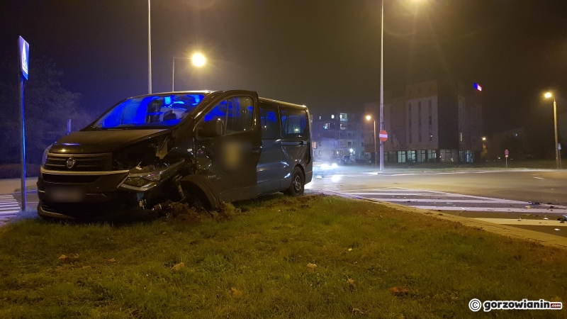 6/7 Wypadek na rondzie Niepodległości