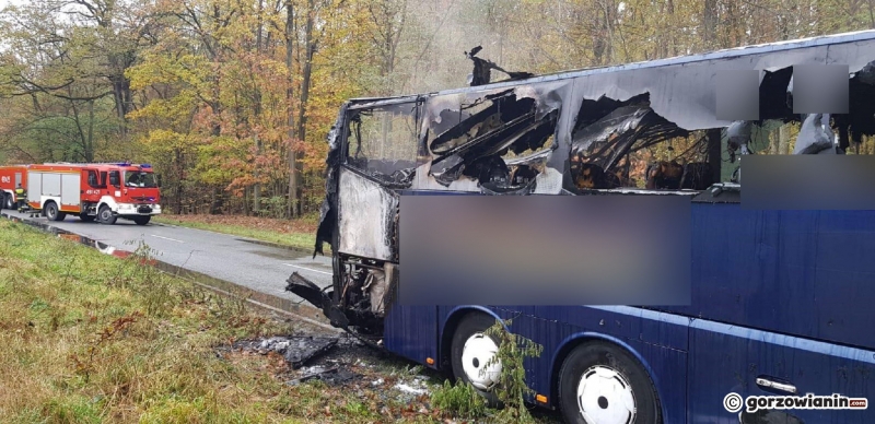 2/6 Spalony autobus na starej trójce