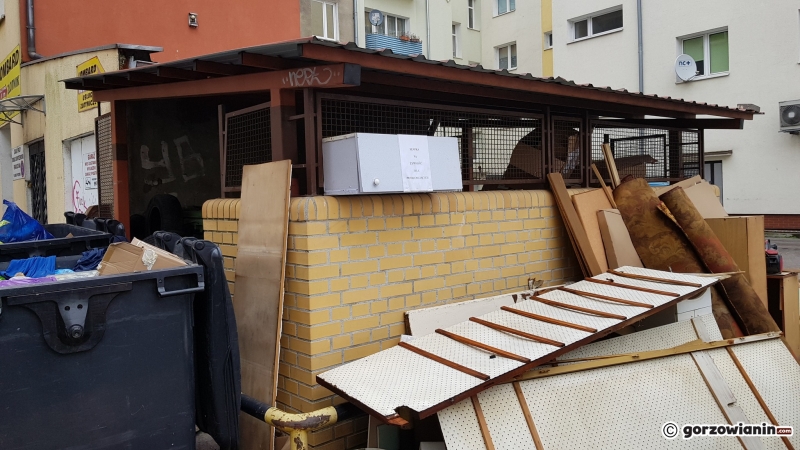 3/5 Szafka na żywność dla potrzebujących