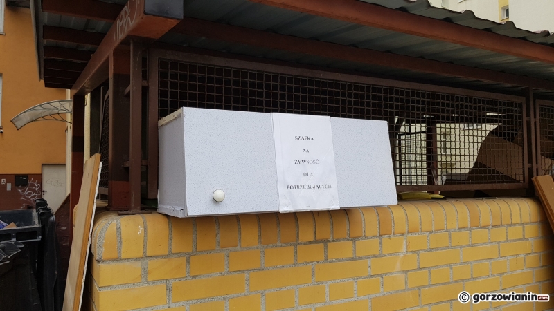 4/5 Szafka na żywność dla potrzebujących
