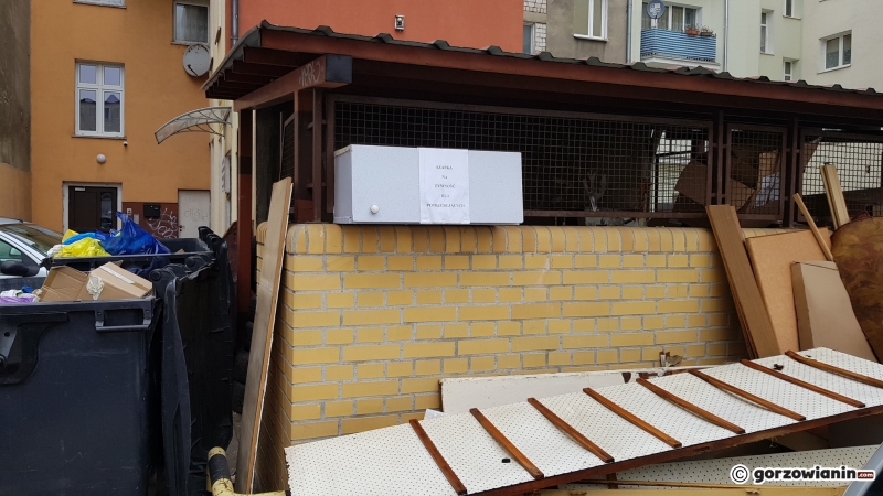 5/5 Szafka na żywność dla potrzebujących