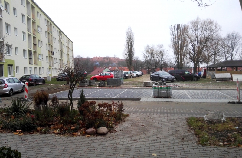 8/9 Parkingowy problem przy ul. Asnyka