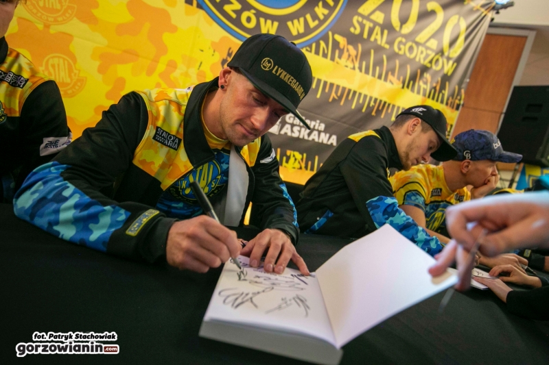 4/16 Spotkanie żużlowców z kibicami