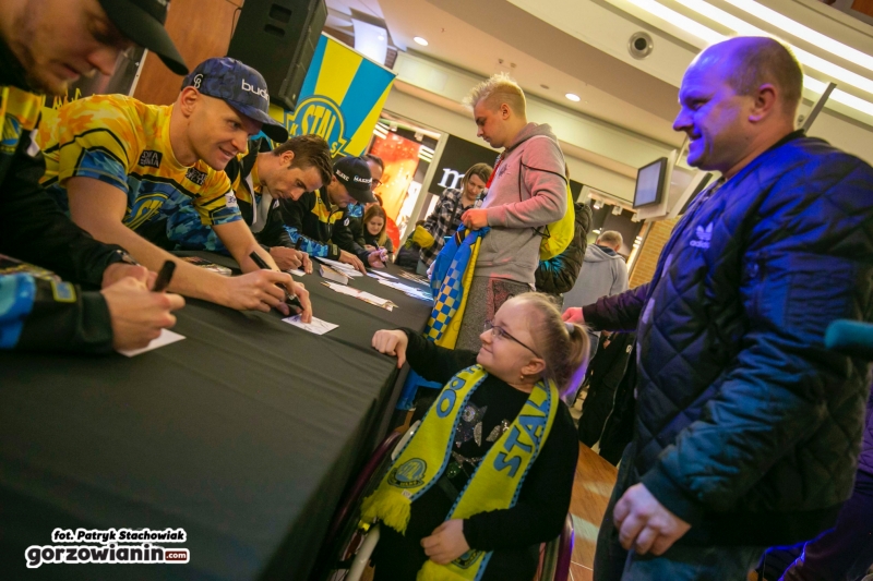 14/16 Spotkanie żużlowców z kibicami