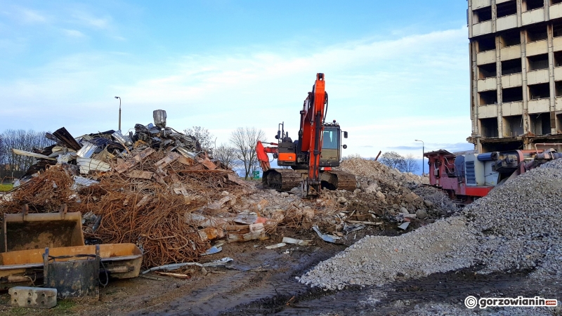 6/9 Rozbiórka wieżowca Ursusa