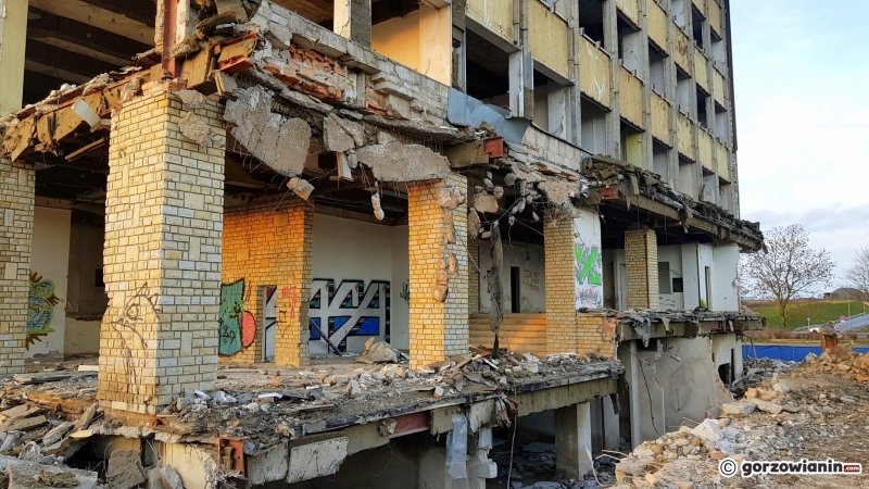 7/9 Rozbiórka wieżowca Ursusa