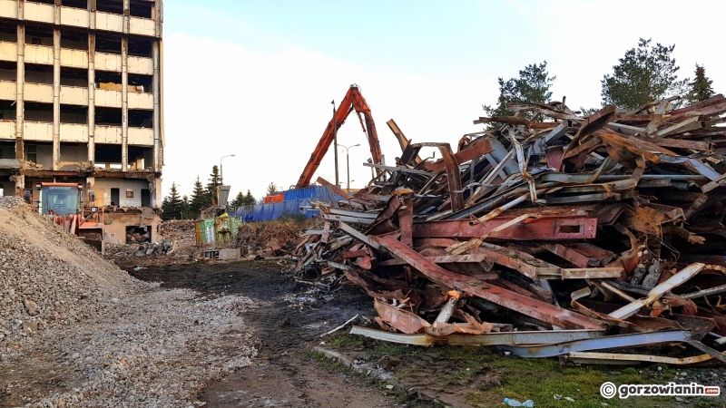 9/9 Rozbiórka wieżowca Ursusa