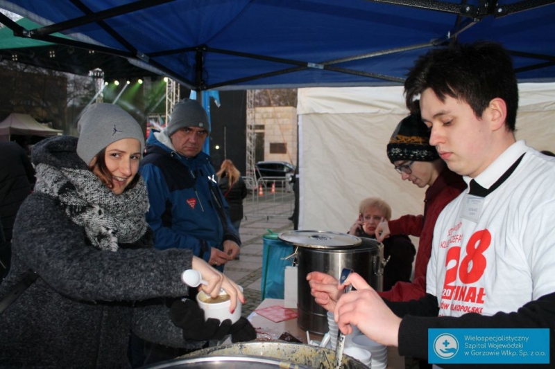 6/32 Szpitalna grochówka hitem 28. Finału WOŚP w Gorzowie