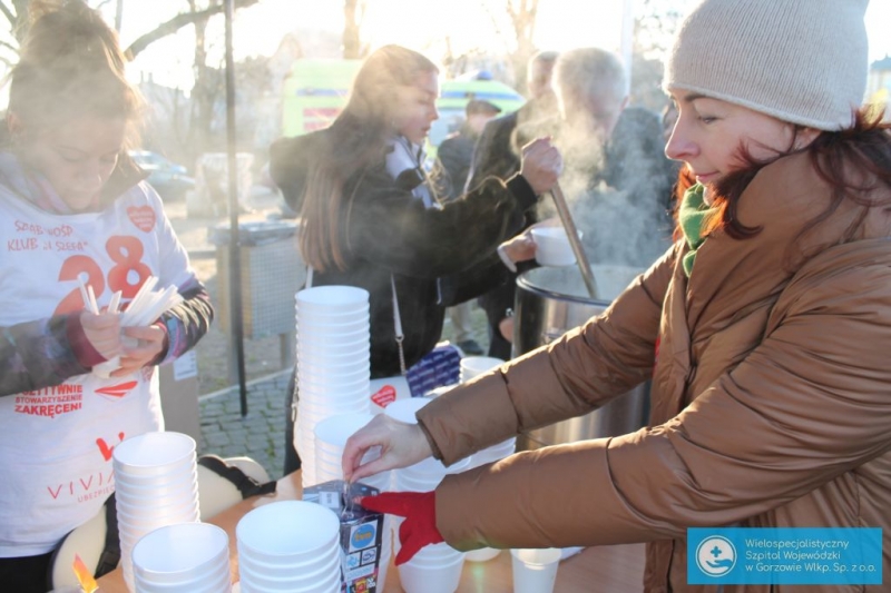 18/32 Szpitalna grochówka hitem 28. Finału WOŚP w Gorzowie