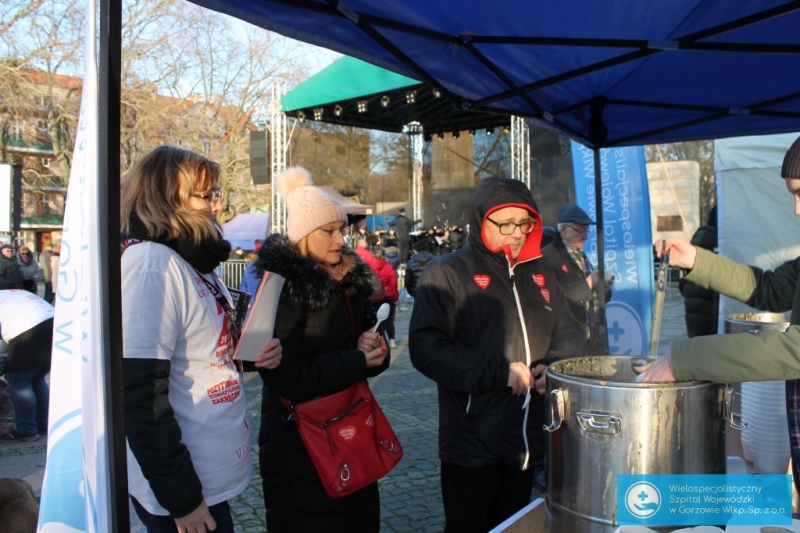 19/32 Szpitalna grochówka hitem 28. Finału WOŚP w Gorzowie