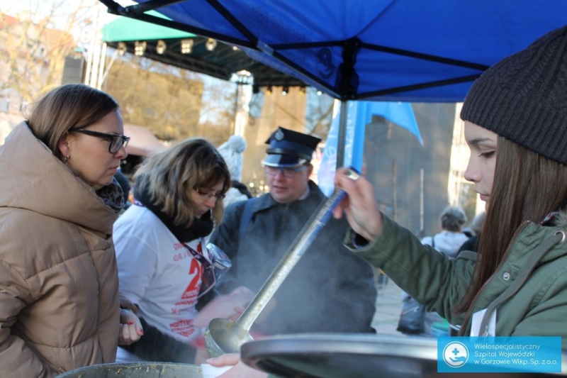 21/32 Szpitalna grochówka hitem 28. Finału WOŚP w Gorzowie