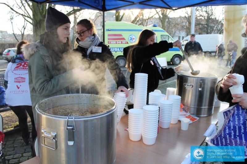 23/32 Szpitalna grochówka hitem 28. Finału WOŚP w Gorzowie