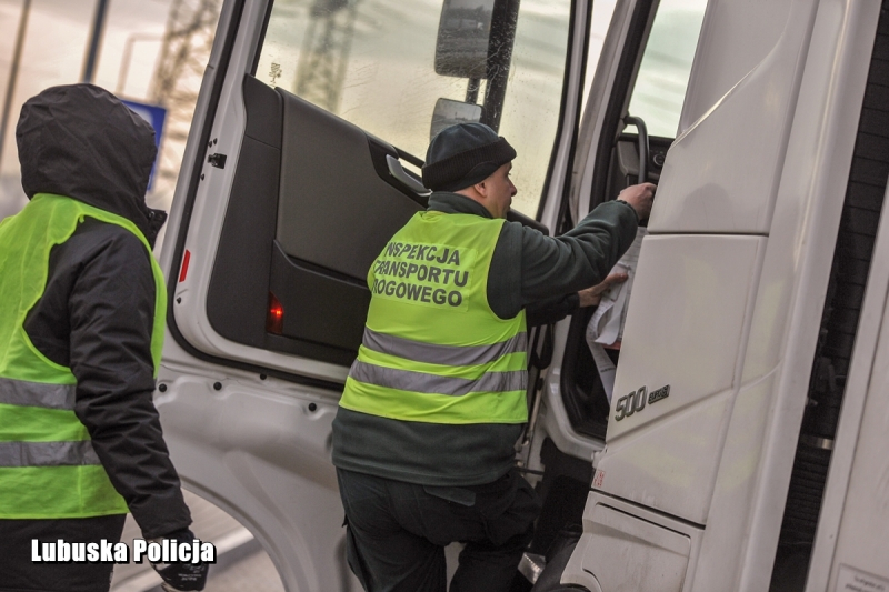 14/22 Zmasowane działania służb na S3