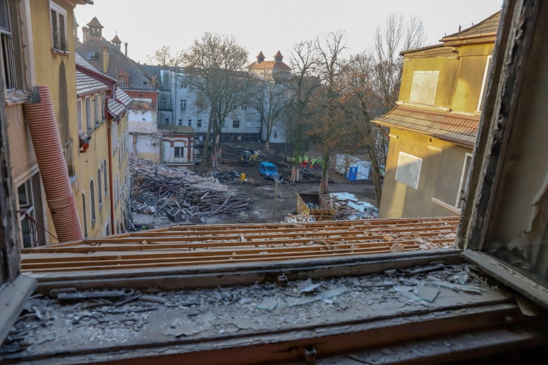 6/7 Demolka dawnego szpitala przy Warszawskiej