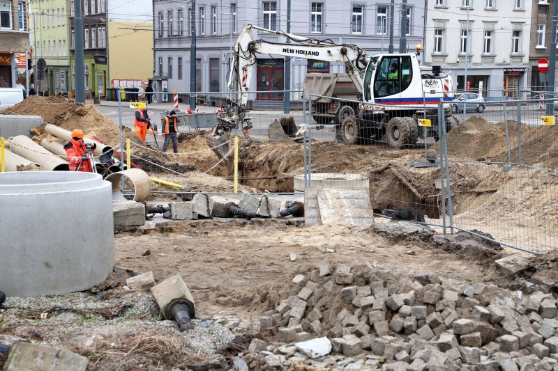 21/29 Jak przebiegają prace przy ul. Sikorskiego?