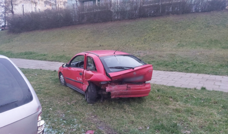 2/10 Roztrzaskane auta na Czartoryskiego