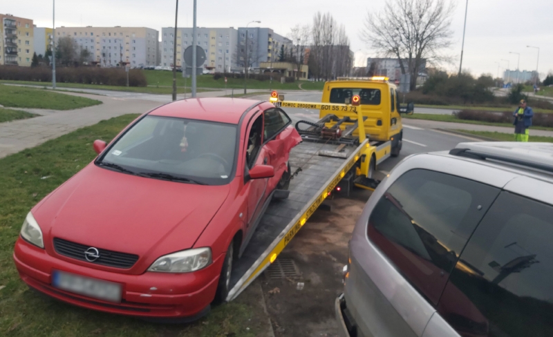 5/10 Roztrzaskane auta na Czartoryskiego