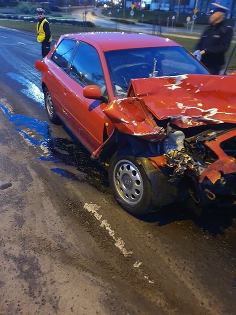 7/10 Roztrzaskane auta na Czartoryskiego